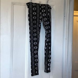 Black and white tribal leggings NWT